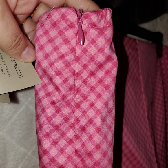 22 pink check crop capris pants NWT - Picture 4 of 7
